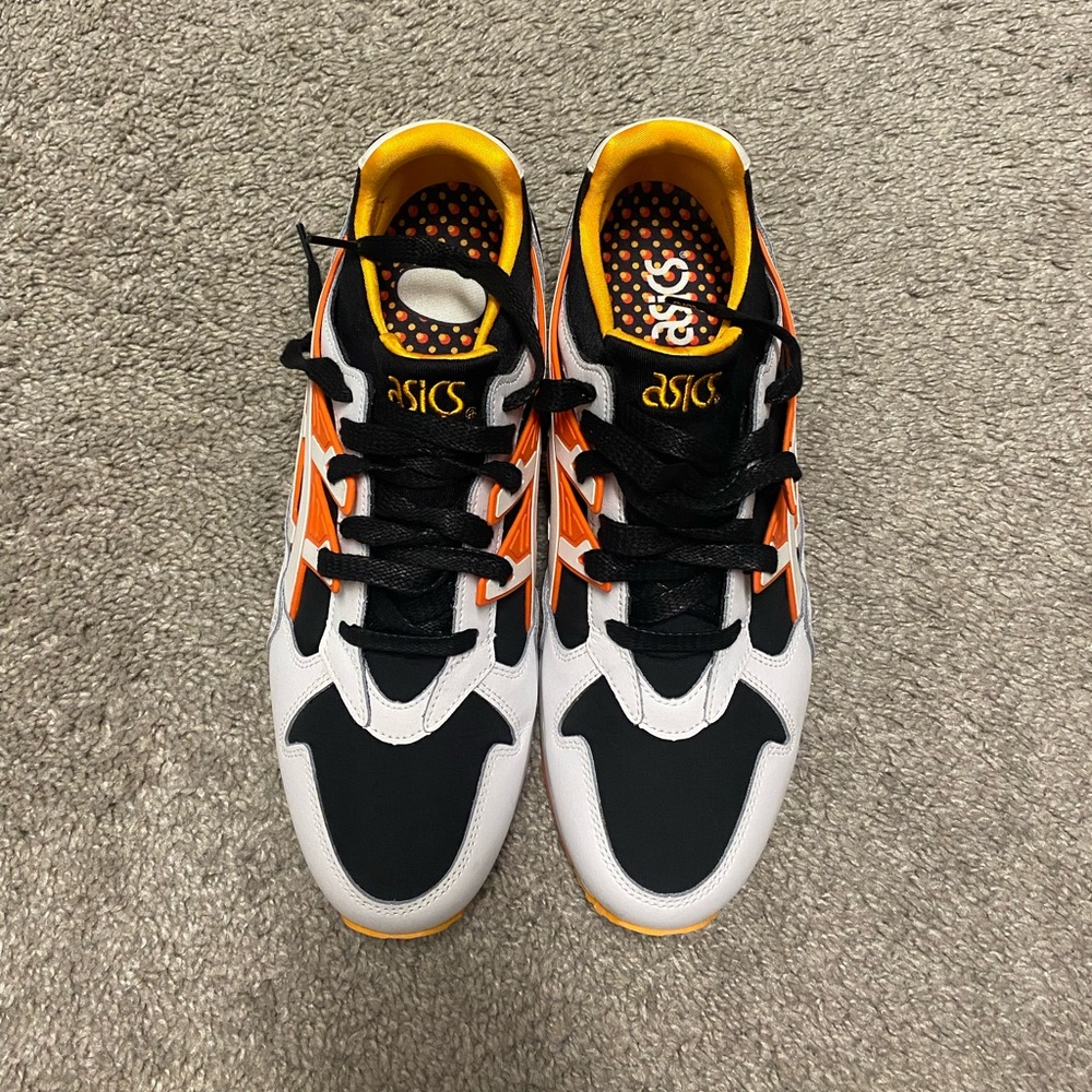 Men Size 9 White, Black and Orange Gel Kayano Trainer ASICS